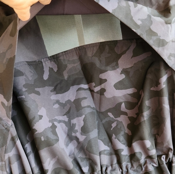 Lululemon Pack‎ It Up JacketIncognito Camo - Picture 7 of 13